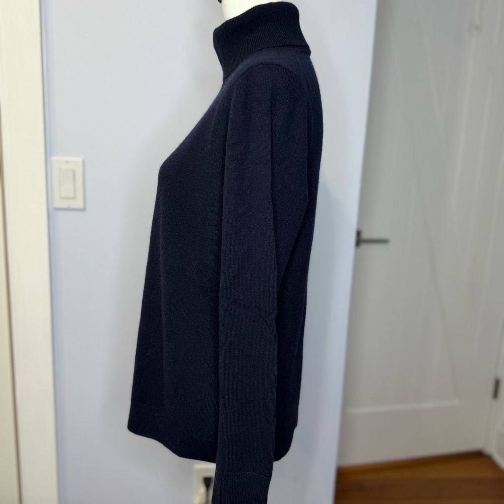 Talbots Women’s Elegant Navy Cashmere Turtleneck Sweater. Size L. Like new! - Picture 2 of 7